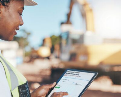 worker filling ehs digital form