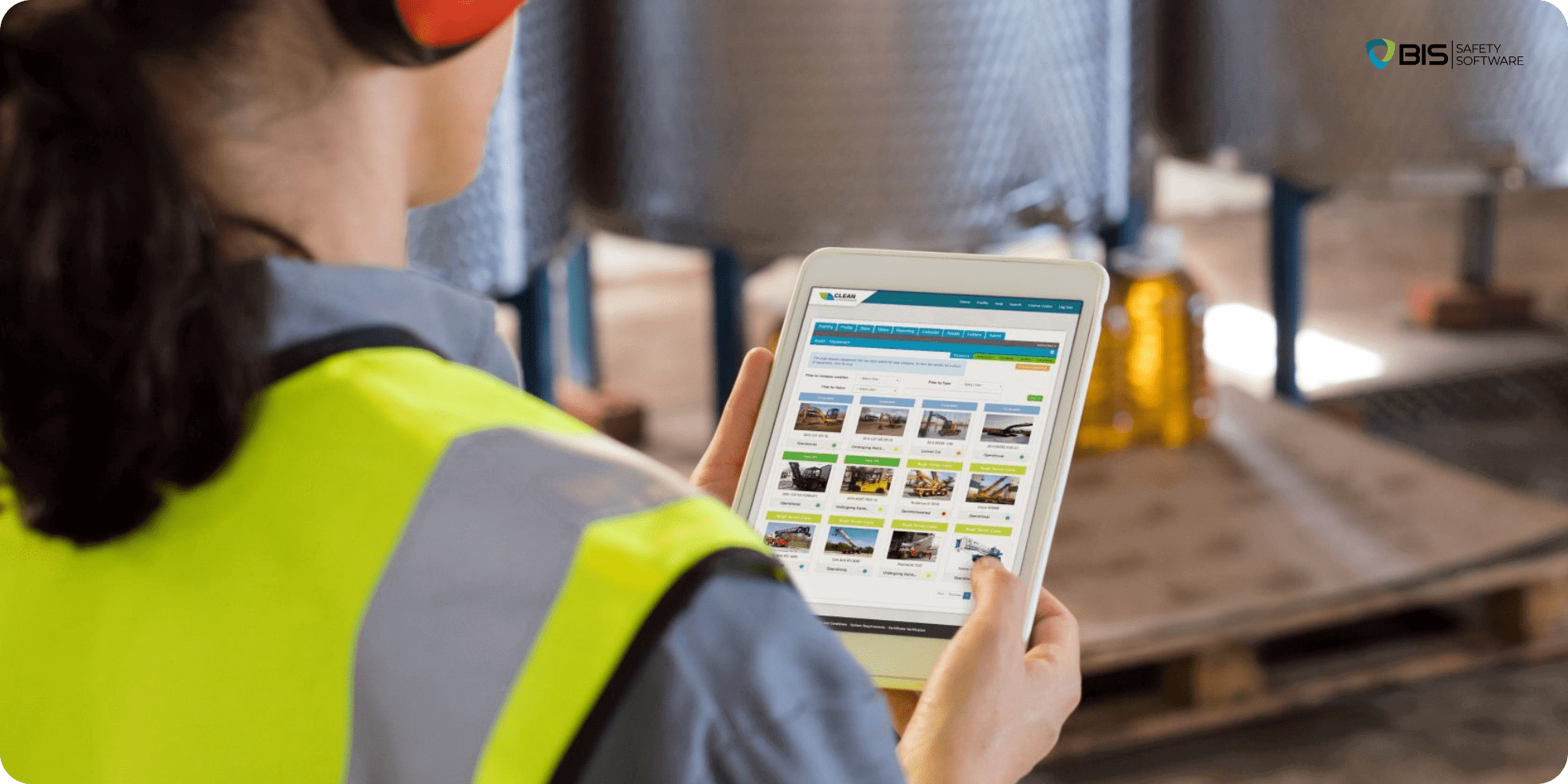 Construction-worker-using-safety-management-software-2 Health and Safety Management System: Ensure Workplace Safety & Compliance