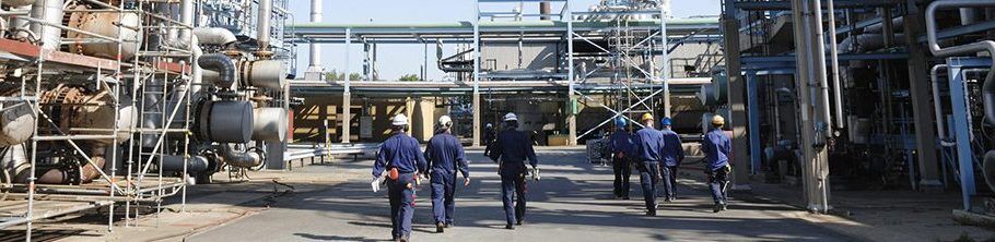 Gas Engineers at plant