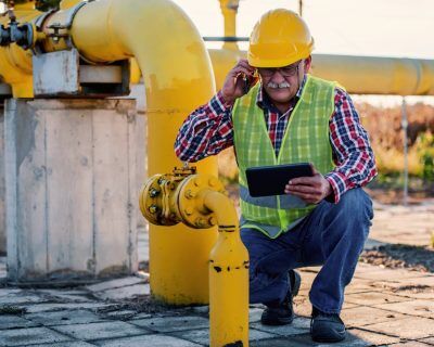 Engineer make inspection on the fuel supply systems using incident management software