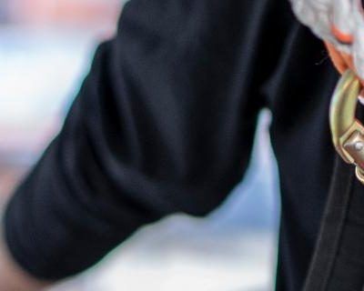 Protección Anticaídas en Entornos Industriales y de Construcción